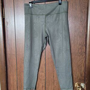 Zyia Active High Rise 24” Leggings Green leaf Size 16-18 Stretch Pull-On